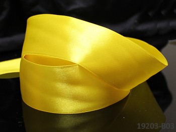 Žlutá stuha atlasová 38mm saténová stužka žlutá