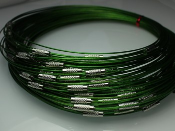 Zelená obruč na náhrdelník lanko se šroubkem náhrdelník