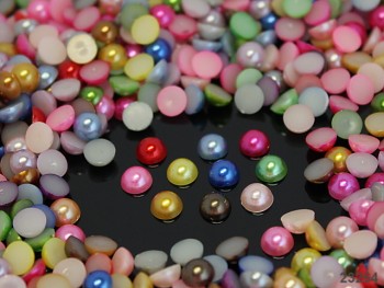 Kabošonky perleťové 6mm MIX, bal. 2g