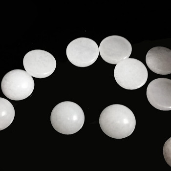 Bílý Jadeit přírodní kabošon 10mm pecičky do náušnic